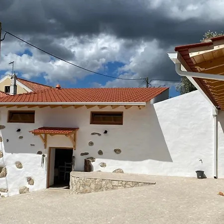 Casa De Alcaria Holiday home *